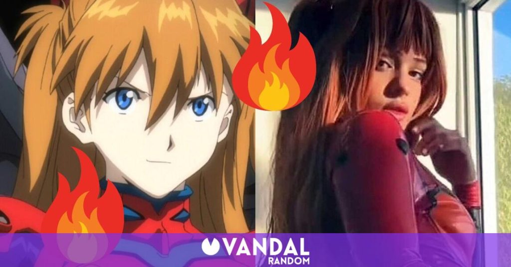 Rosalía enamora a los fans de Evangelion con su cosplay de Asuka para Halloween